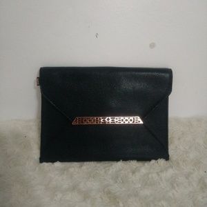 Stella and dot Avalon clutch